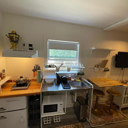 Petite Guesthouse With Kitchenette And Private Bathroom Lake Isabella Exterior foto